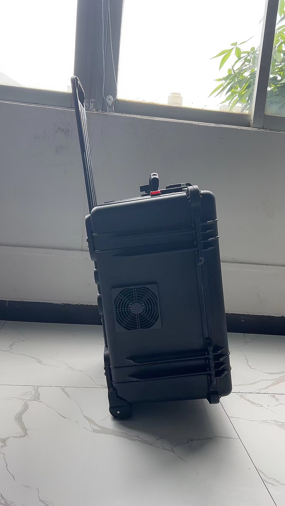 东郊镇手拉箱型移动通信干扰器